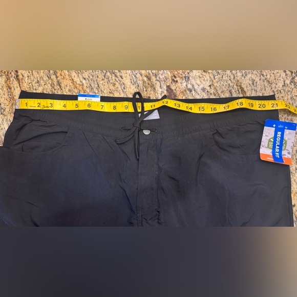 Columbia Straight Leg Regular Fit Women's Cargo Pant Size 2XL Black - Picture 12 of 13